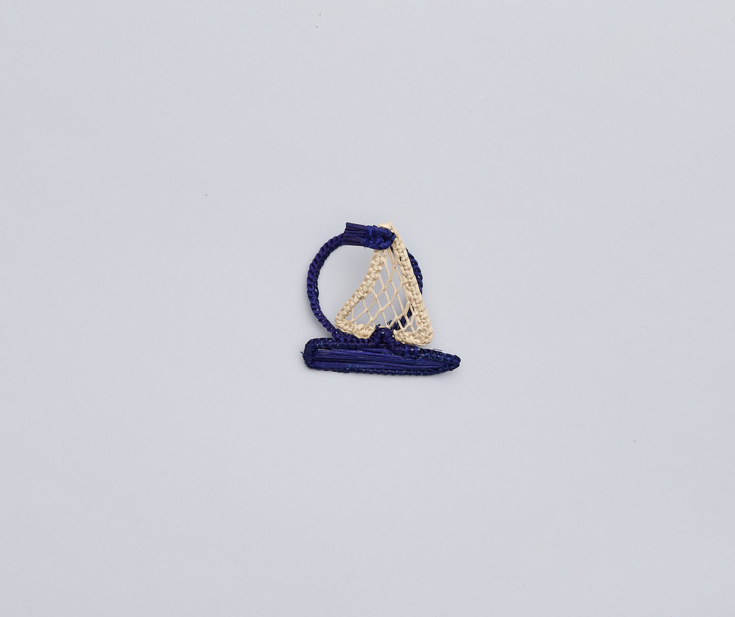 Coastal Sailboat Napkin Ring – 2.75” Handwoven Iraca Palm – Nautical Table Decor from Colombia
