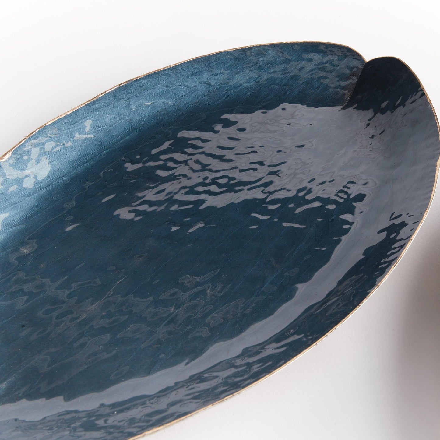 dark blue shiny tray
