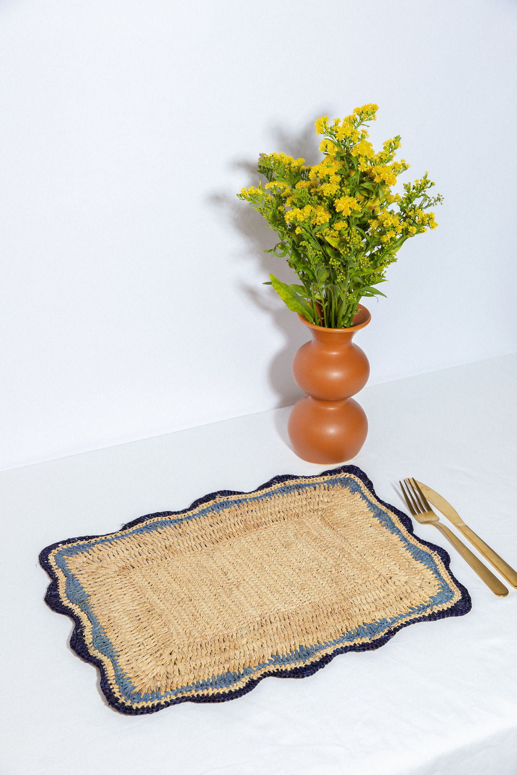 Rectangular Raffia Placemat with Blue Edges