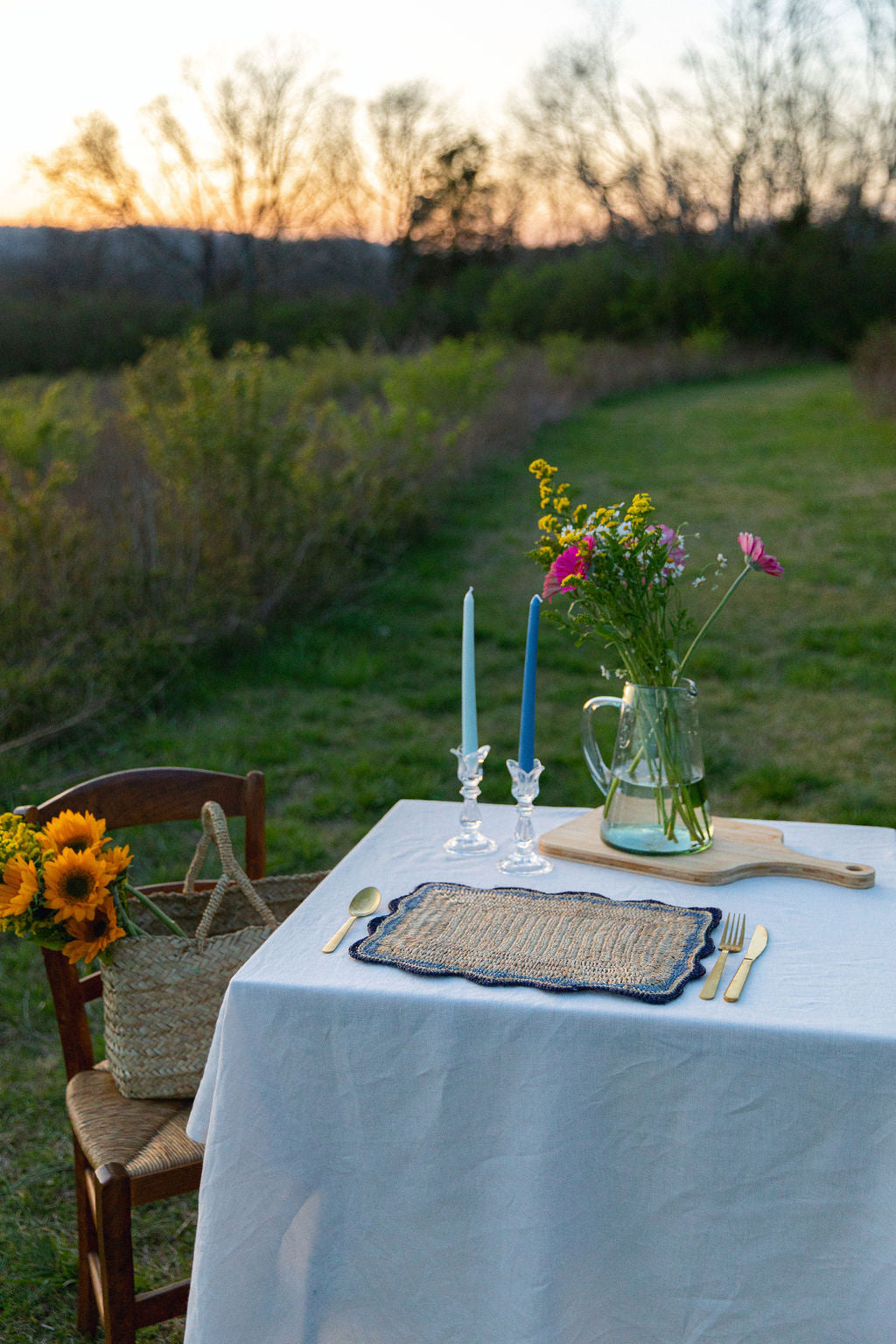 Rectangular Raffia Placemat with Blue Edges