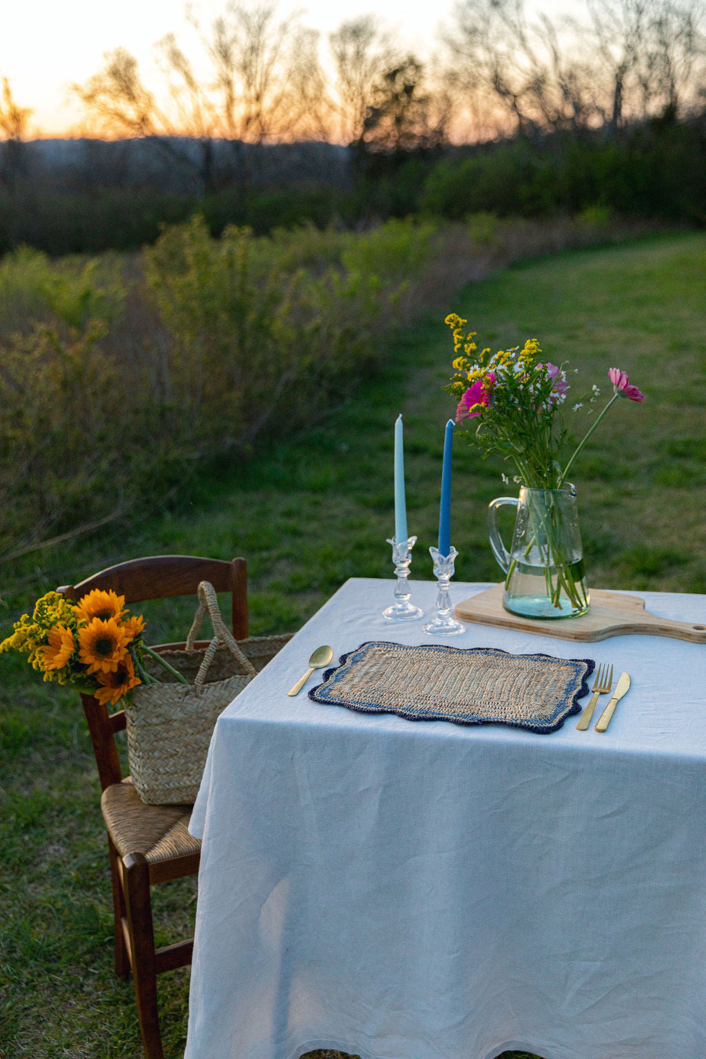 Rectangular Raffia Placemat with Blue Edges