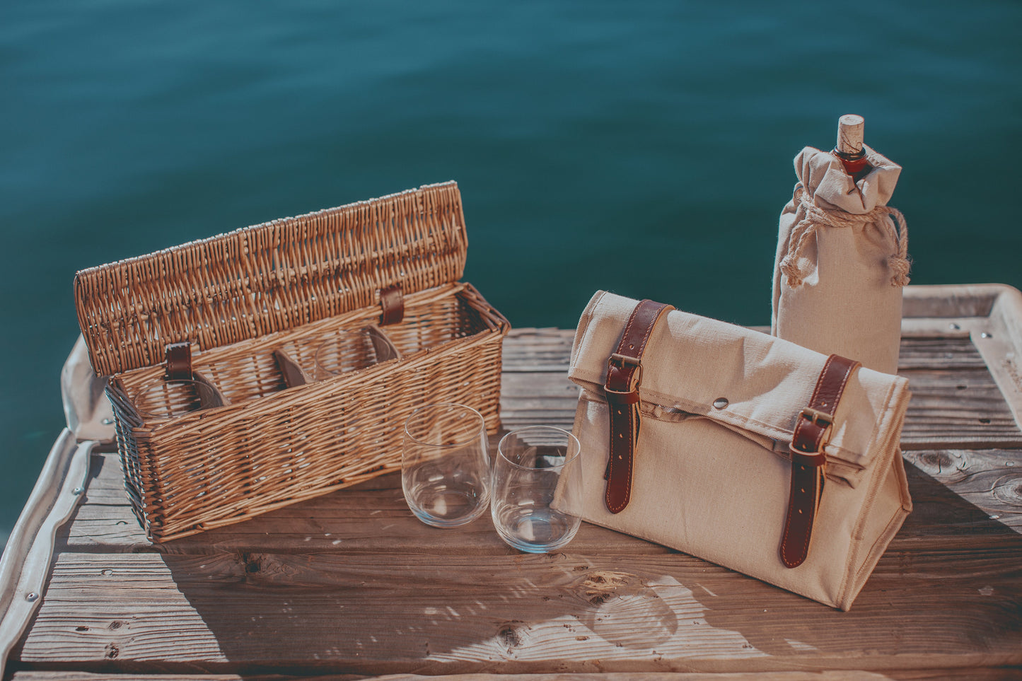 Charleston Luxury Picnic Basket for 4 - Coastal Heirloom Wicker Entertaining Set, Beach House Gift
