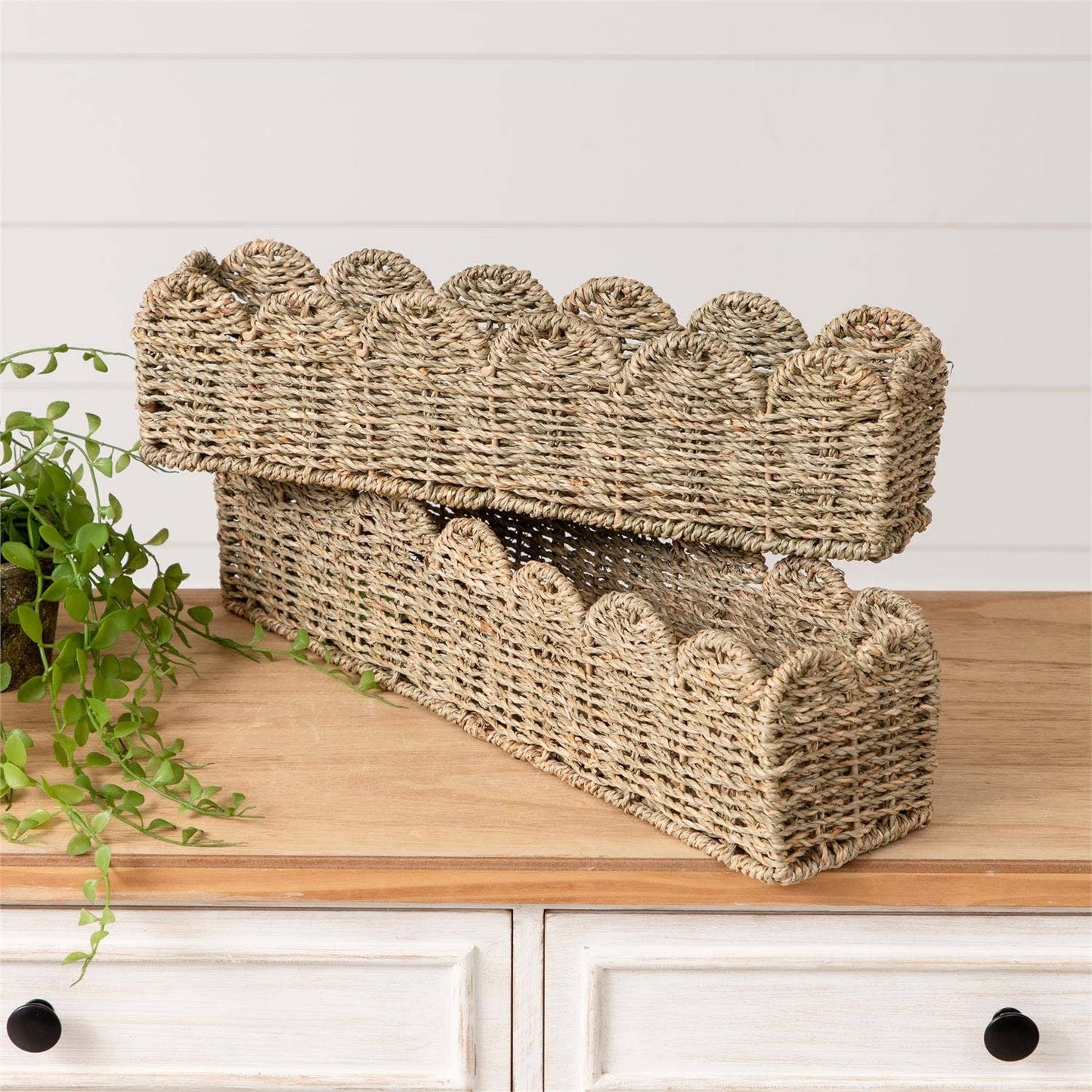 Scalloped Edge Seagrass Baskets (Set of 2)