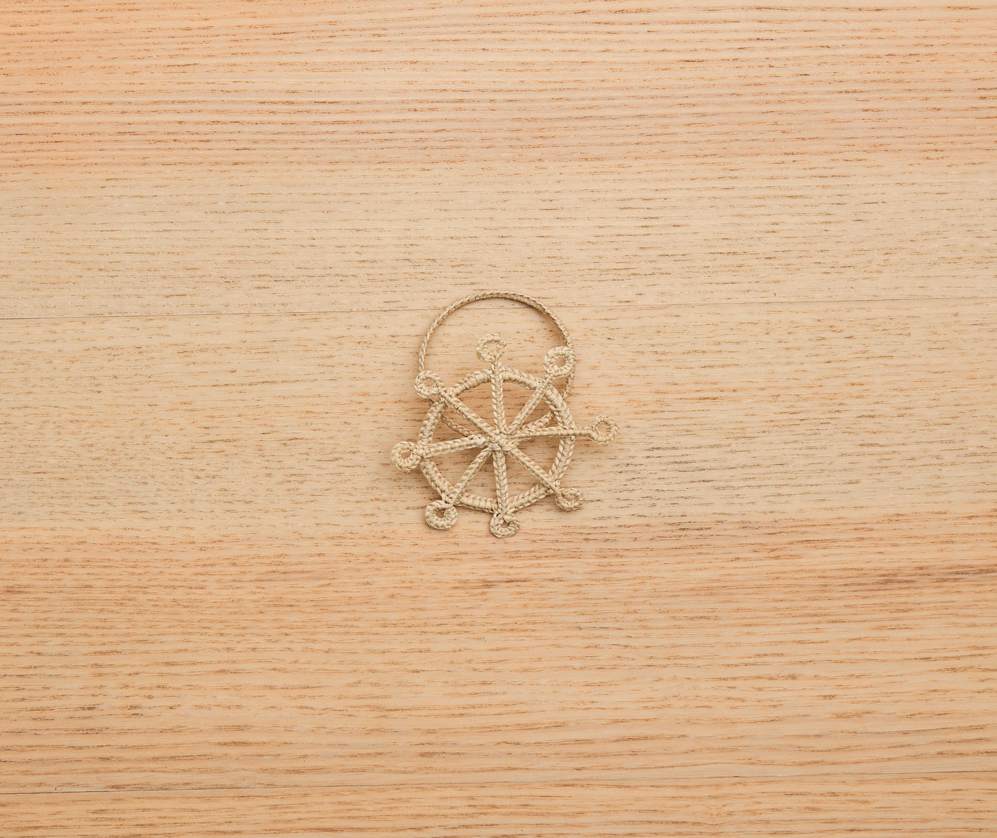 Coastal Ship Wheel Napkin Ring – 2.5” Handwoven Iraca Palm – Nautical Table Decor from Colombia
