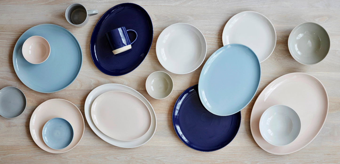Shell Bisque Blue Porcelain 16 Piece Dinnerware Set, Service For 4