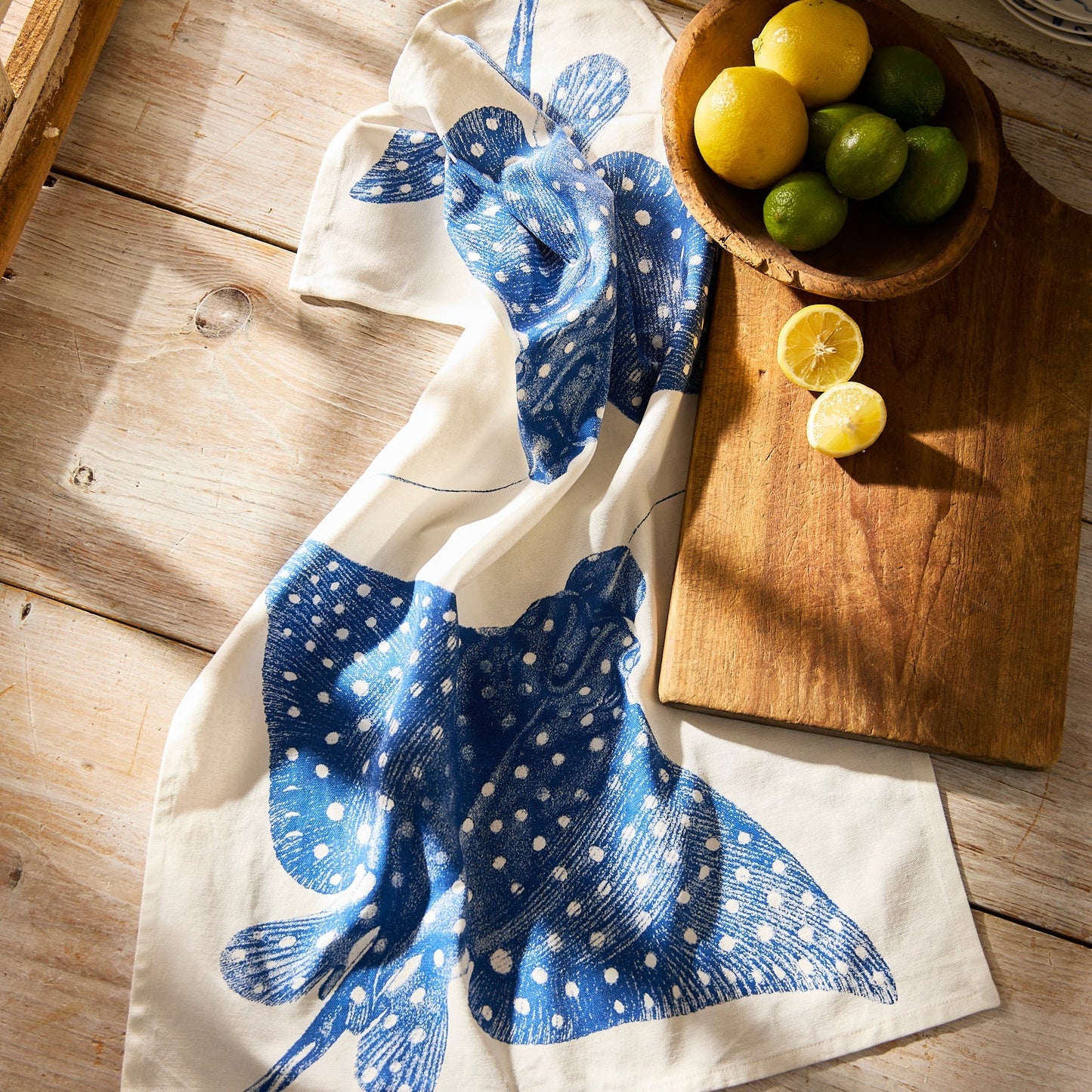 Stingray Kitchen Towels Set of 2 - Coastal Nautical Cotton Kitchen Linens, Beach House Kitchen Decor