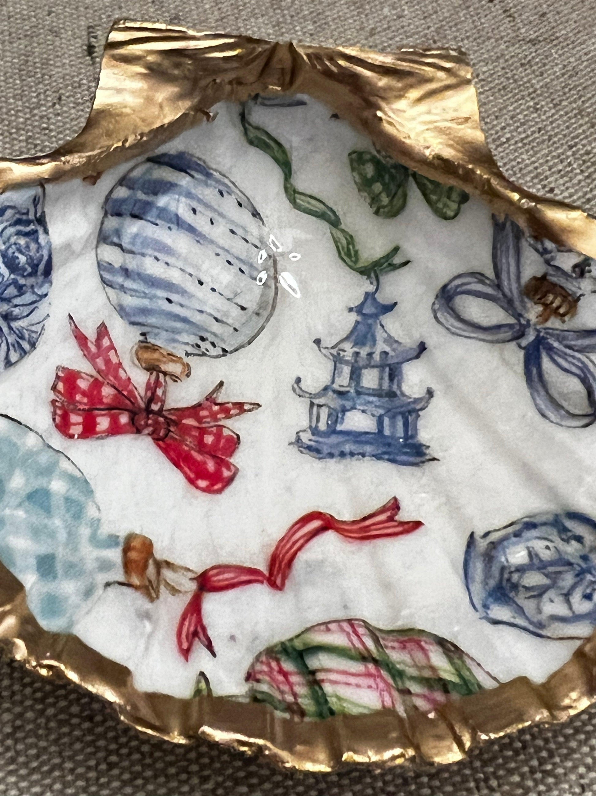 Chinoiserie Christmas Trinket Shell - Surfside Chic Decor