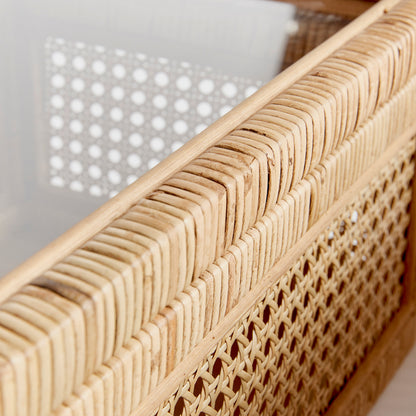 close up of glass lid of rattan box