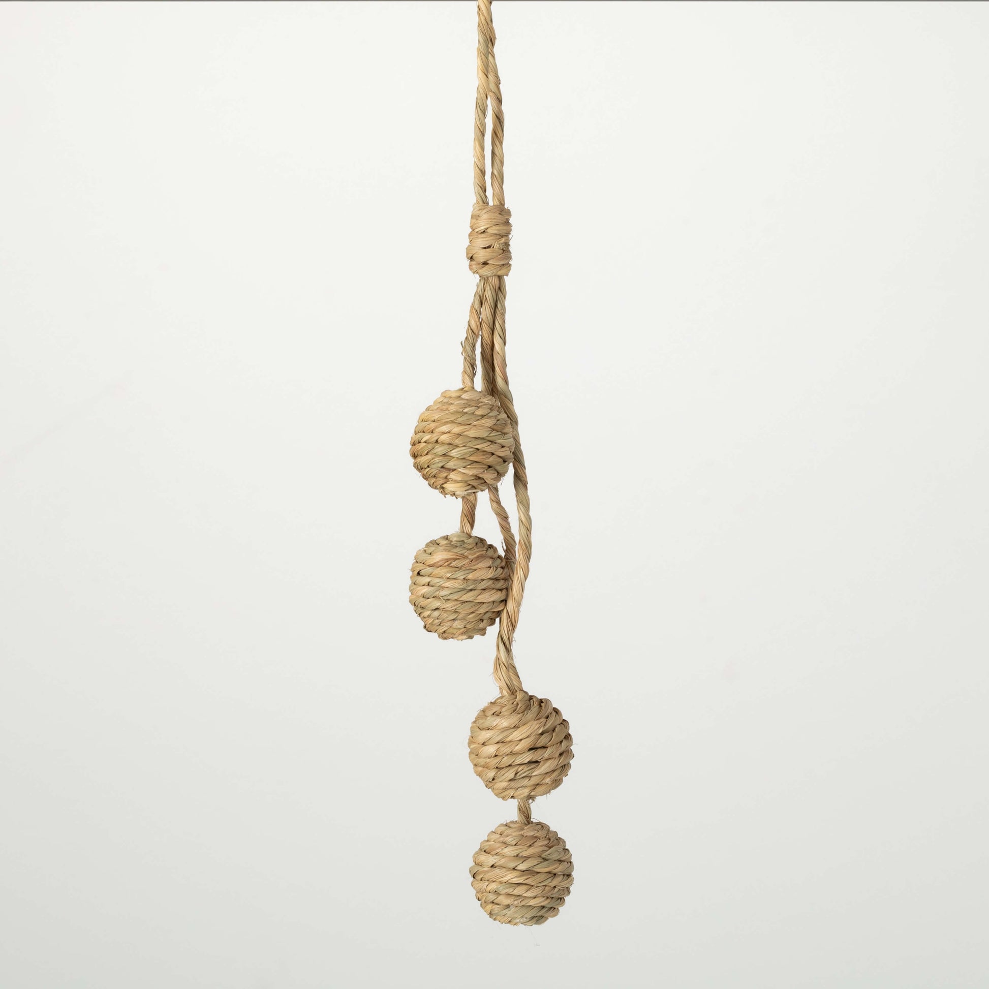 jute rope balls